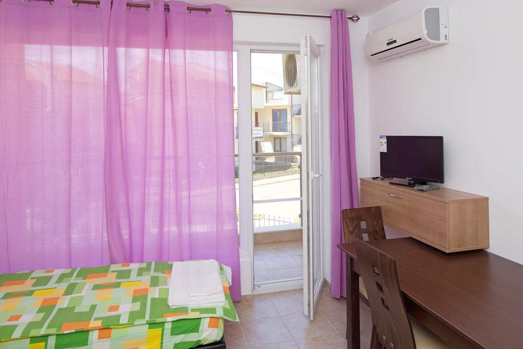Anna Marina Apartments Sveti Vlas Exterior photo